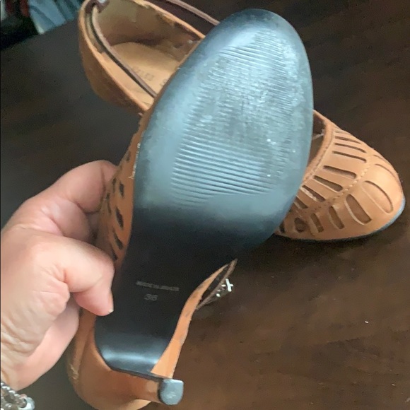 Beautiful Leather shoes. Add strap for more confort use. - Picture 2 of 5